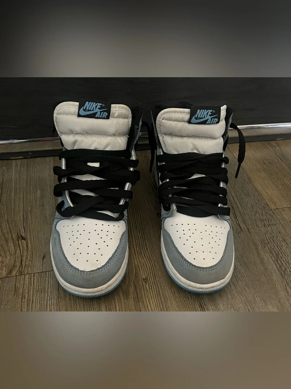 Kids High-Top Basketball Shoes in Light Blue and White